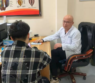 嘉峪关市|男科医师高朋磊：守护男性健康，专业男科诊疗